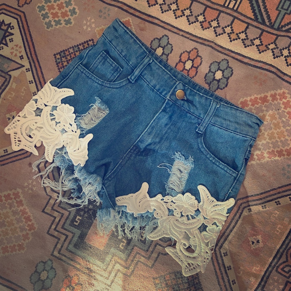 Vintage lace detail jean shorts